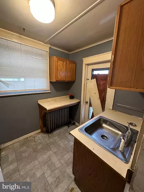 416 Croyden Rd, Darby, PA 19082 photo 7