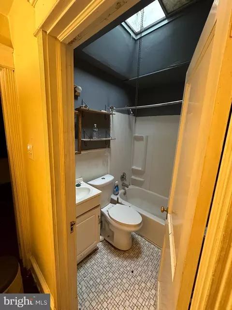 416 Croyden Rd, Darby, PA 19082 photo 12