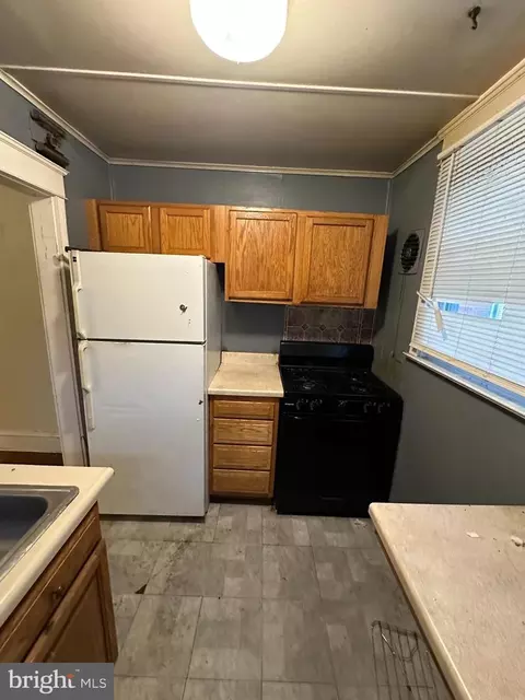 416 Croyden Rd, Darby, PA 19082 photo 8