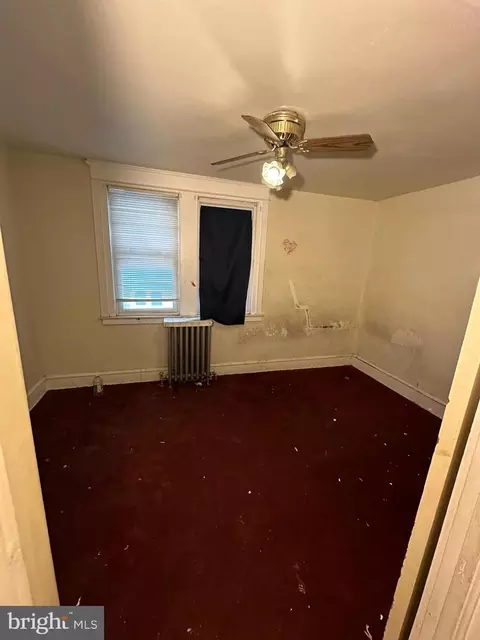 416 Croyden Rd, Darby, PA 19082 photo 9
