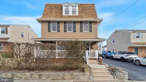 518 Swarthmore Ave, Folsom, PA 19033