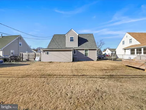 Exterior - 718 Hickory Rd, Secane, PA 19018 photo 5 of 5