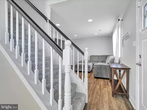 Entry Way - 718 Hickory Rd, Secane, PA 19018 photo 1 of 2