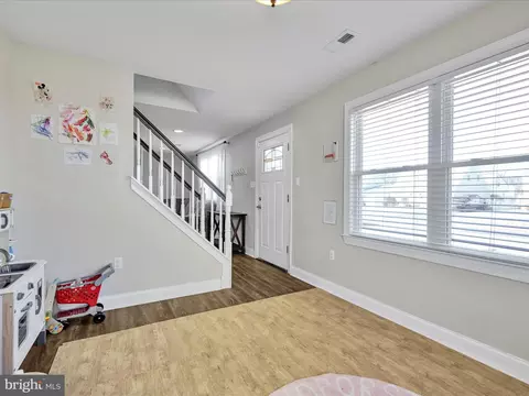 Entry Way - 718 Hickory Rd, Secane, PA 19018 photo 2 of 2