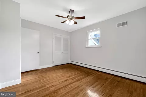 Bedroom - 7202 Hazel Ave, Upper Darby, PA 19082 photo 3 of 3
