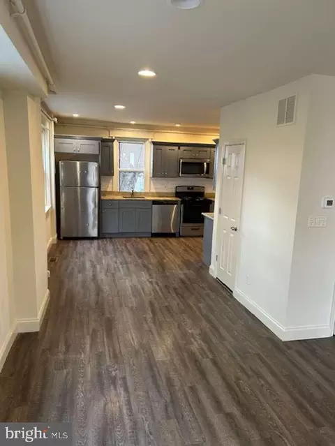 1120 Washington Ave, Marcus Hook, PA 19061 photo 4