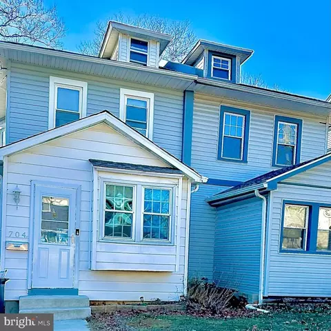704 Summit Ave, Prospect Park, PA 19076