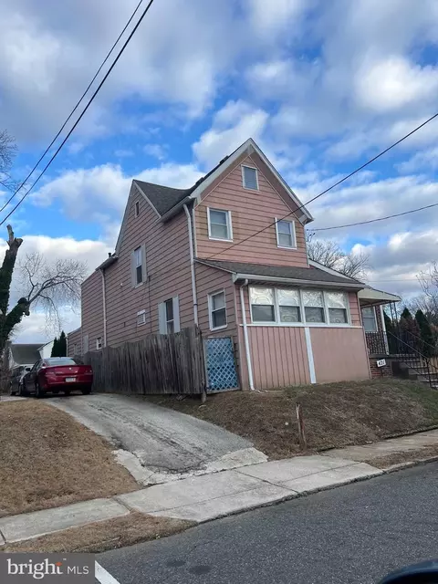 421 Charmont Ave, Folcroft, PA 19032