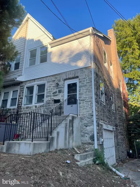 47 Kent Rd, Darby, PA 19082
