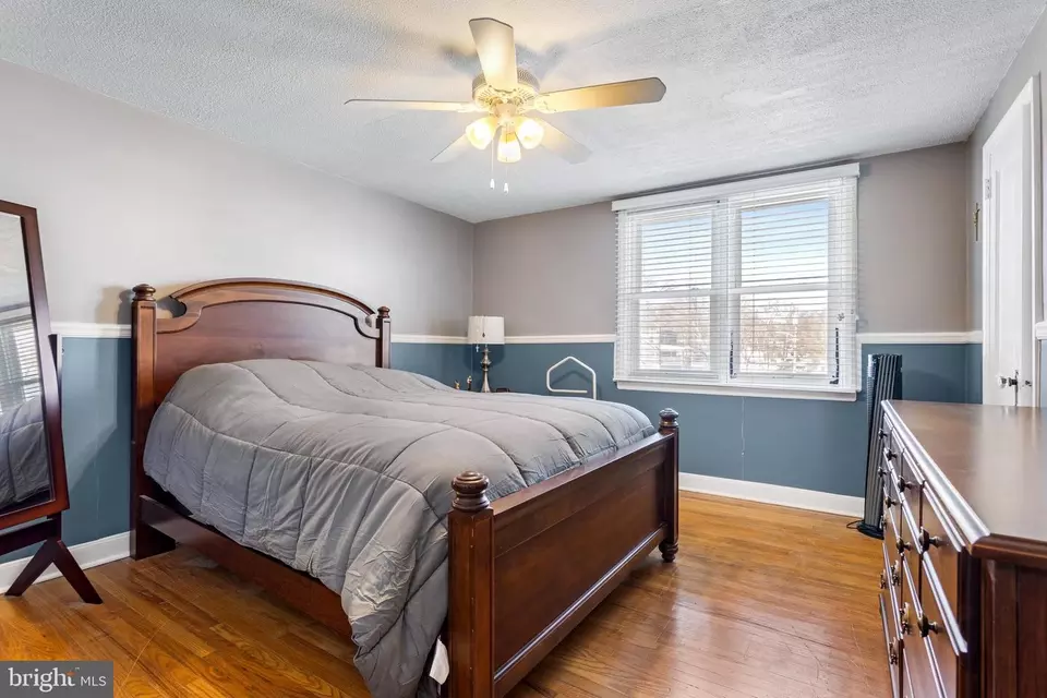 Bedroom - 678 Rively Ave, Glenolden, PA 19036 photo 1 of 2