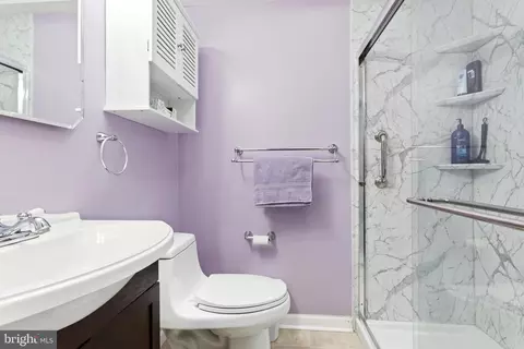 Bath - 678 Rively Ave, Glenolden, PA 19036 photo 1 of 1