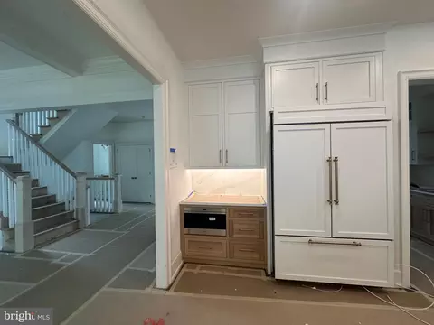 Entry Way - 353 Oak Ter, Wayne, PA 19087 photo 1 of 3