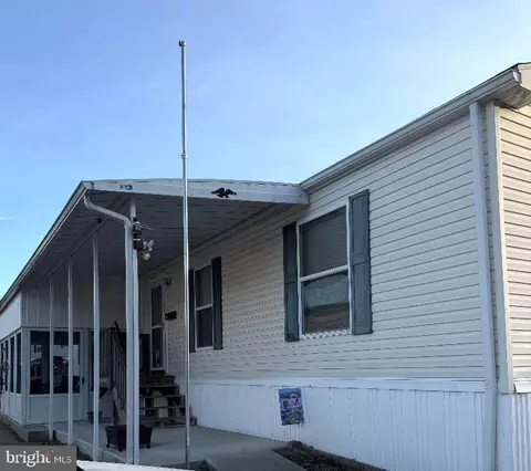196 Lake Dr, Media, PA 19063