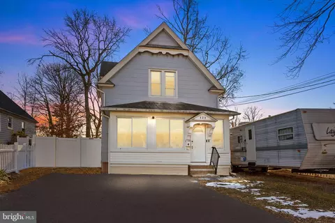820 Chestnut St, Darby, PA 19023