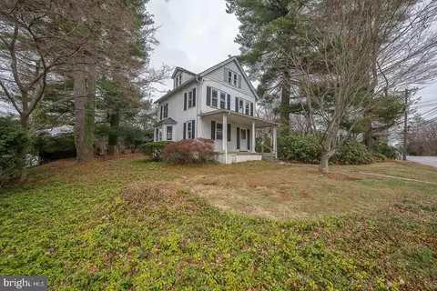 111 Bishop Hollow Rd, Newtown Square, PA 19073