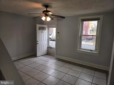 29 Upland Ave, Brookhaven, PA 19015