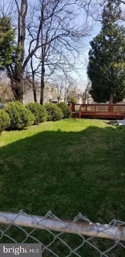 1123 Upland St, Chester, PA 19013