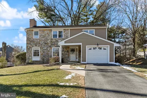 619 Barry Dr, Springfield, PA 19064