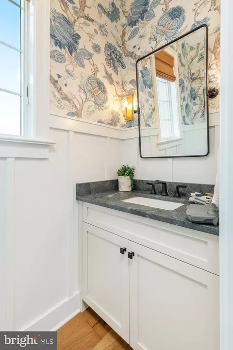 Bath - 313 E Beechtree Ln, Wayne, PA 19087 photo 1 of 18