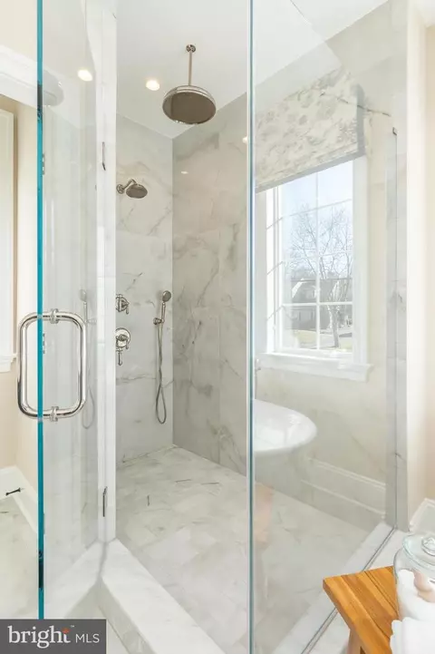 Bath - 313 E Beechtree Ln, Wayne, PA 19087 photo 5 of 18
