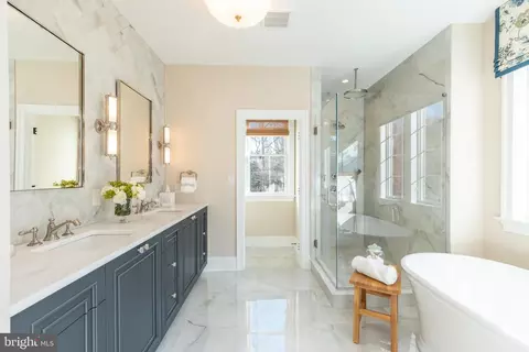 Bath - 313 E Beechtree Ln, Wayne, PA 19087 photo 3 of 18