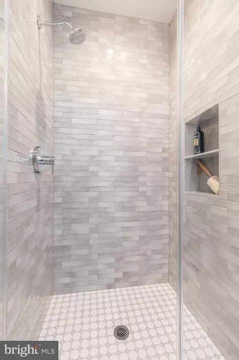 Bath - 313 E Beechtree Ln, Wayne, PA 19087 photo 16 of 18