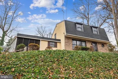 212 Ashurst Ave, Secane, PA 19018