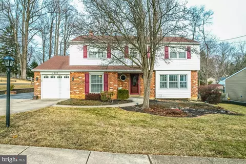 3005 Surrey Ln, Aston, PA 19014