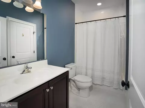 Bath - 337 Eagle Rd, Wayne, PA 19087 photo 3 of 4