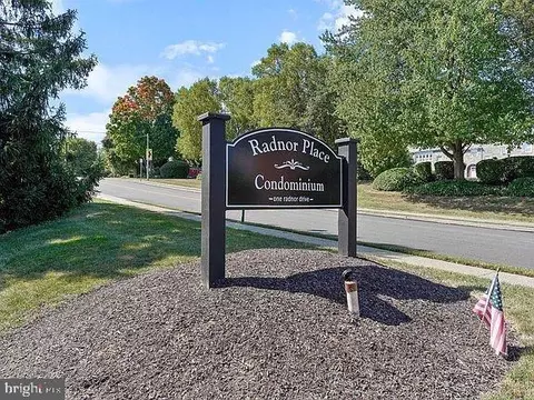1 Radnor Dr #D5, Newtown Square, PA 19073