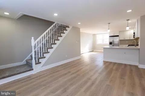 232 Weymouth Rd, Darby, PA 19023