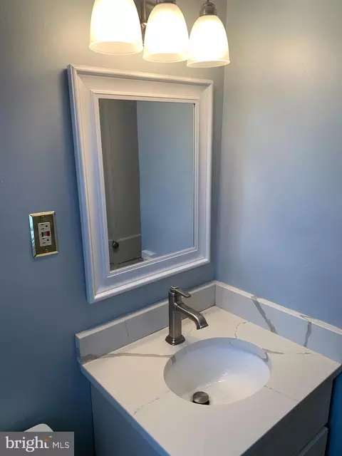 Bath - 500 E Lancaster Ave # 116B, Wayne, PA 19087 photo 4 of 5