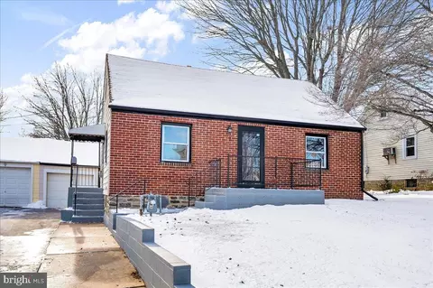 11 Sheridan Ln, Aston, PA 19014