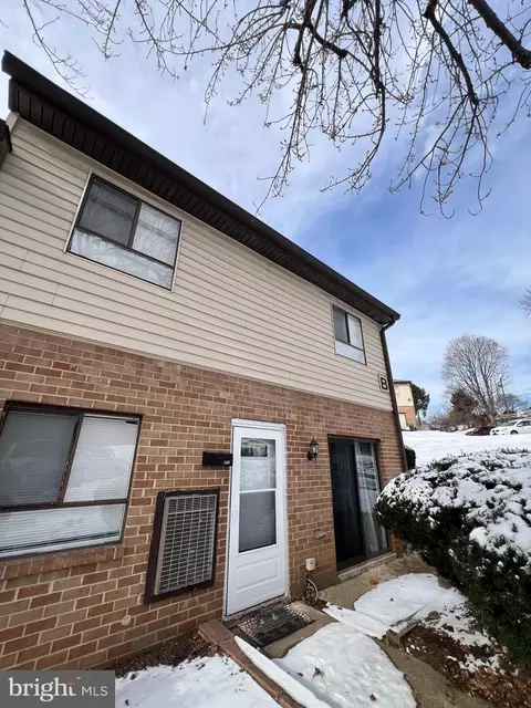 280 Bridgewater Rd #B17, Brookhaven, PA 19015