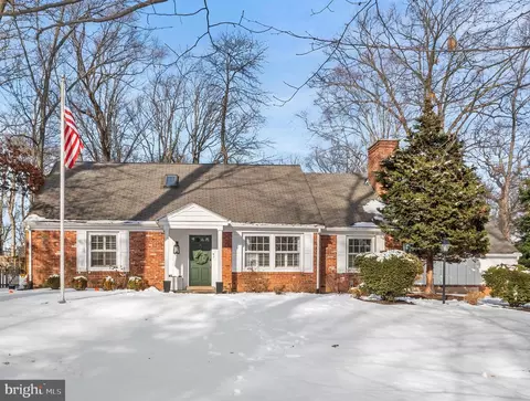 48 Northwoods Rd, Wayne, PA 19087