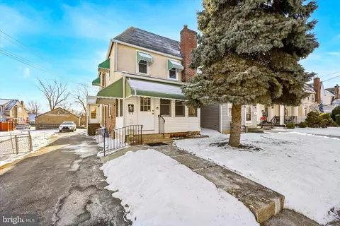 50 W Broadway Ave, Clifton Heights, PA 19018