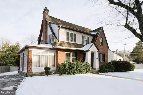 25 N Rolling Rd, Springfield, PA 19064