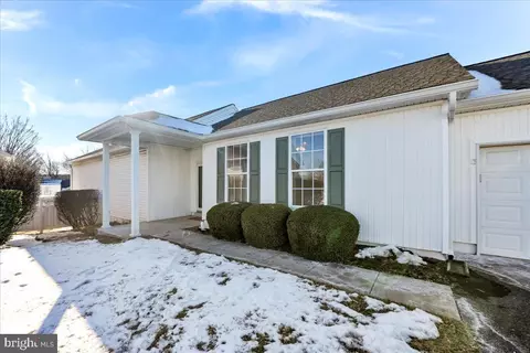 1803 Red Fox Ln, Glen Mills, PA 19342