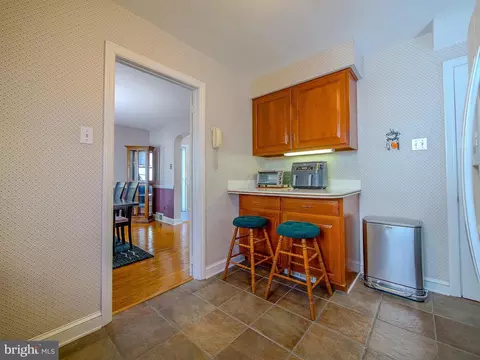 Entry Way - 204 E Thomson Ave, Springfield, PA 19064 photo 1 of 2
