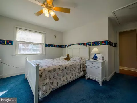 Bedroom - 204 E Thomson Ave, Springfield, PA 19064 photo 5 of 6