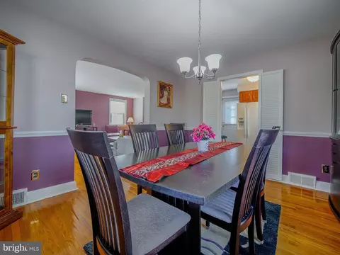 Dining - 204 E Thomson Ave, Springfield, PA 19064 photo 2 of 3