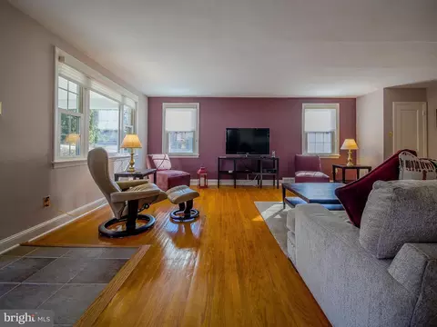Living - 204 E Thomson Ave, Springfield, PA 19064 photo 1 of 8