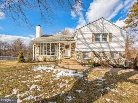 134 Laurel Ln, Broomall, PA 19008