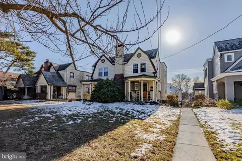 629 Georges Ln, Ardmore, PA 19003
