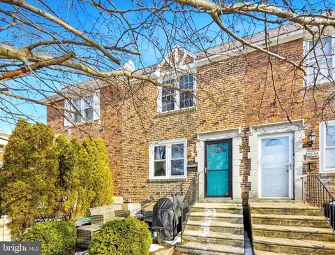 2542 Irvington Rd, Drexel Hill, PA 19026
