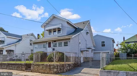 160 White Ave, Marcus Hook, PA 19061 photo 2
