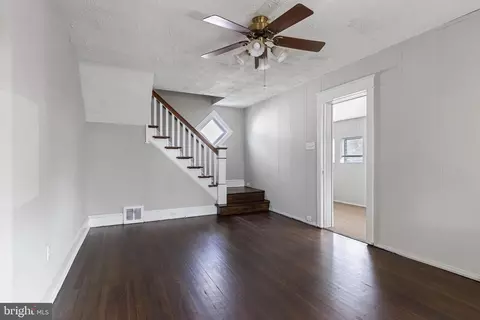 160 White Ave, Marcus Hook, PA 19061 photo 3