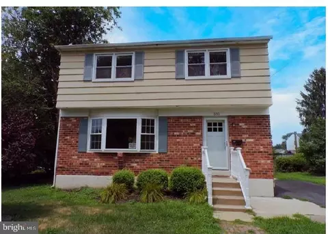 331 6th Ave, Folsom, PA 19033