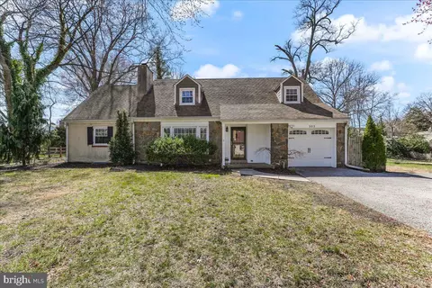 503 Oakcrest Ln, Wallingford, PA 19086
