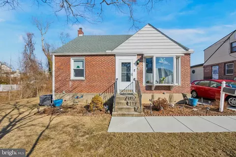 914 Edgewood Ave, Folsom, PA 19033